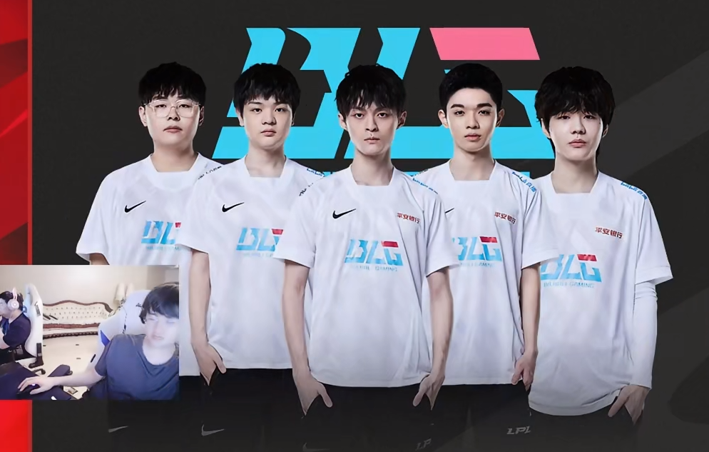 同样受到极 同样受到极