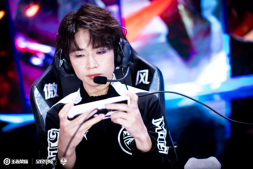 他依然能在 他依然能在